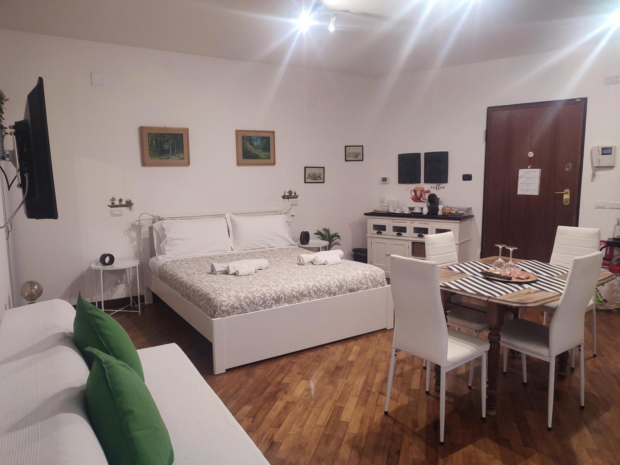 菲乌米奇诺 莱昂纳多罗马假期旅馆酒店 外观 照片
