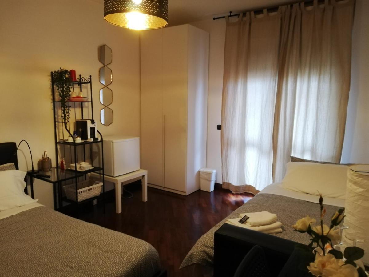 菲乌米奇诺 莱昂纳多罗马假期旅馆酒店 外观 照片